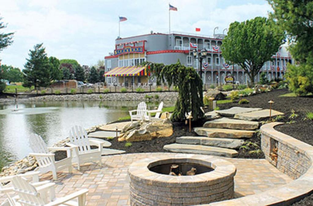 Fulton Steamboat Inn Main image 1